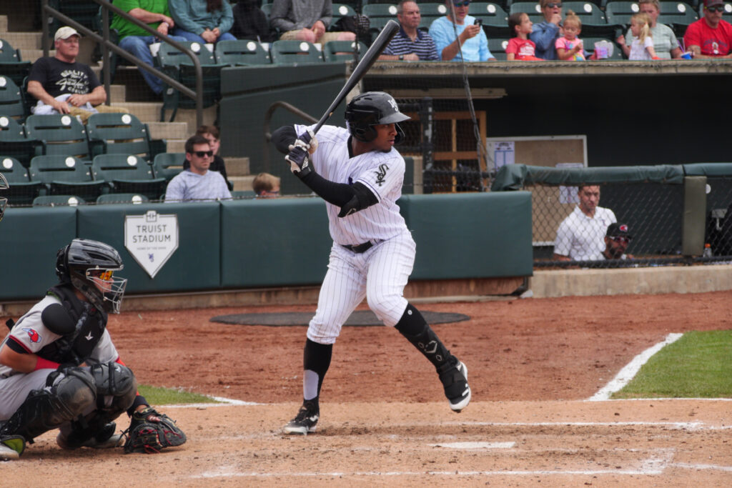 Yolbert Sánchez at the plate